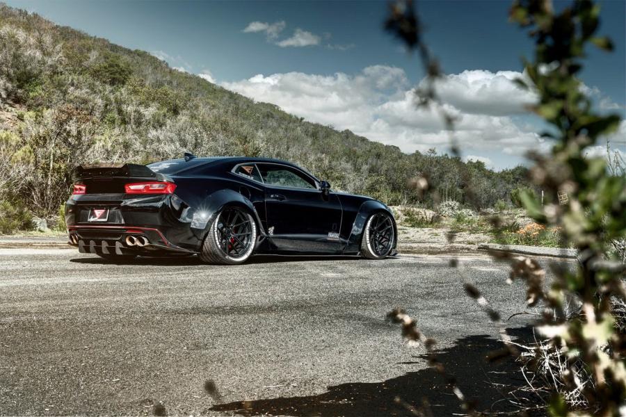  Chevrolet Camaro SS on Ferrada Wheels (F8FR8) 2019 года  (фото 2 из 6)